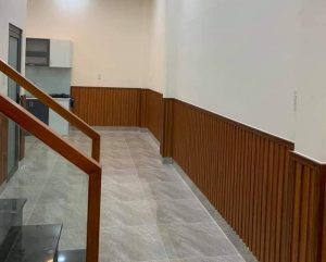 Nhưa Lam Sóng ốp Chân Tường